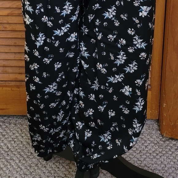 NWOT Daisy Floral Pants Size 2XL (Shein Plus) - Picture 12 of 12